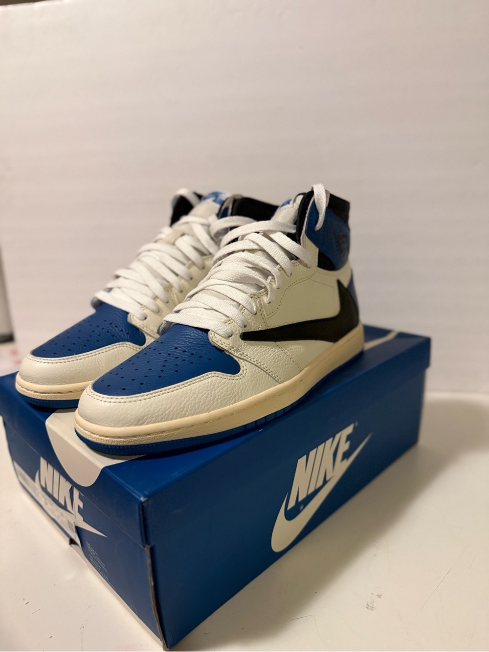 Jordan 1 Retro x Fragment Design x Travis Scott High Blue Worn Once Size 9.5 .